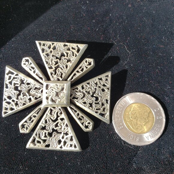 Vintage Brooches - Picture 3 of 10